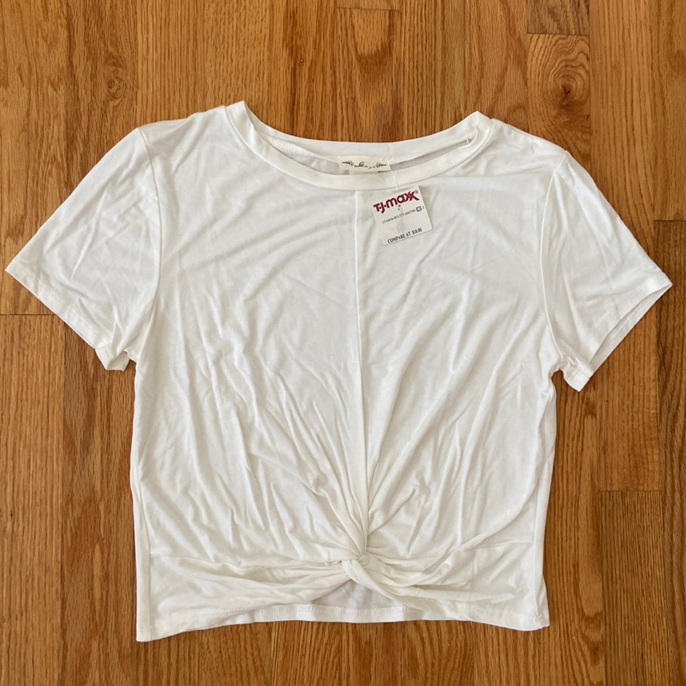 Gaze NWT Knotted Front White Crop Top